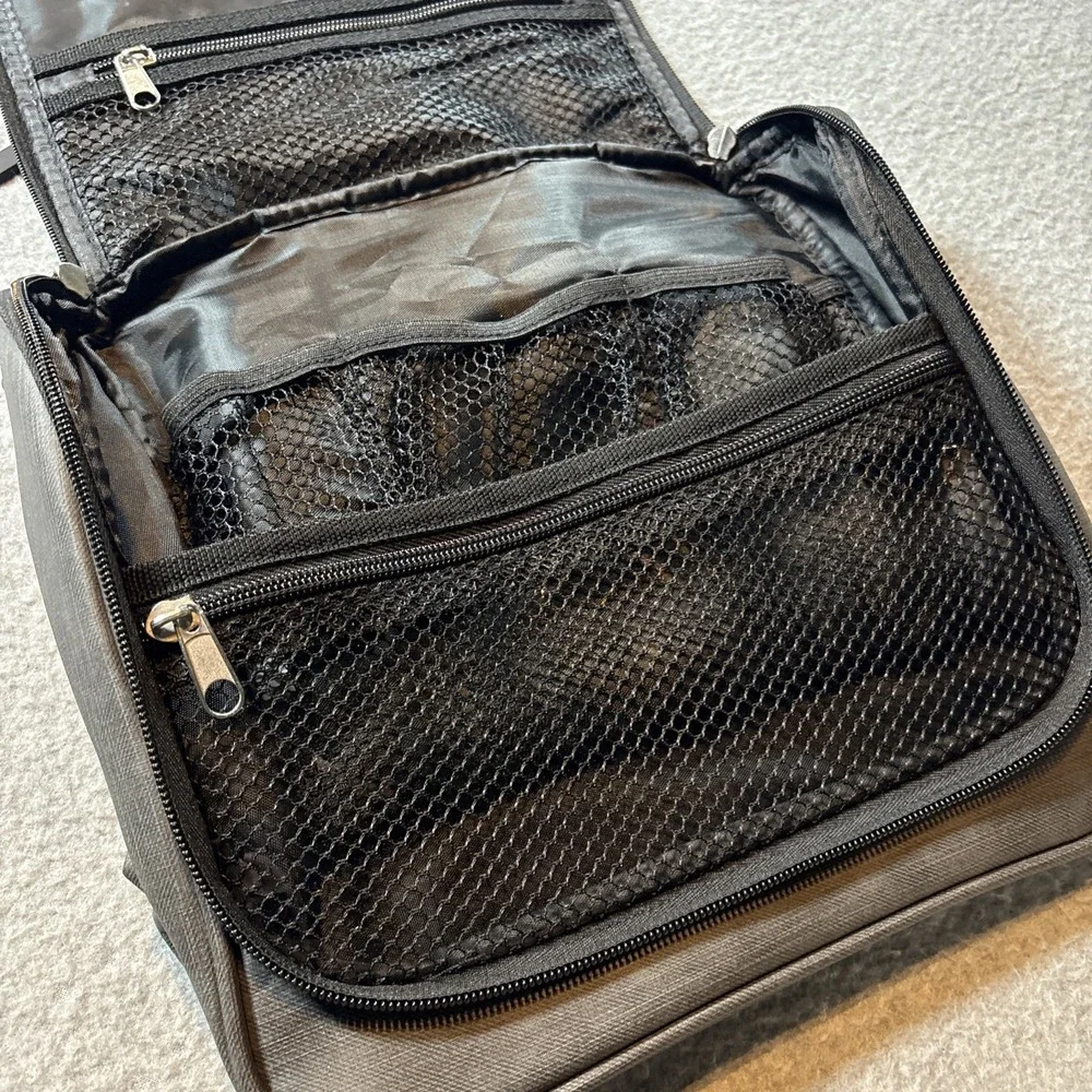 Original Plano Hanging Multi Compartment Zip Up Toiletry Bag Grey Color